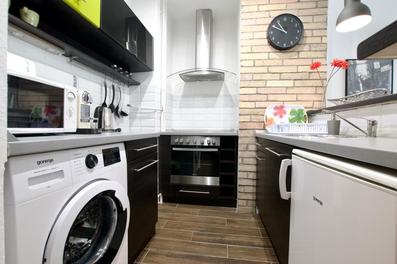 Standard Apartment By Hi5 - Center Of City Center Будапеща Екстериор снимка